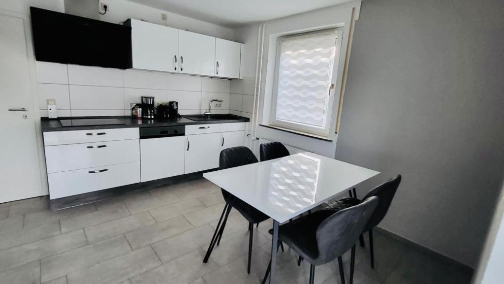 4Rooms Central-Modern Near Mtu With Balcony, The Beach By Lakescape Fewos Friedrichshafen Bagian luar foto